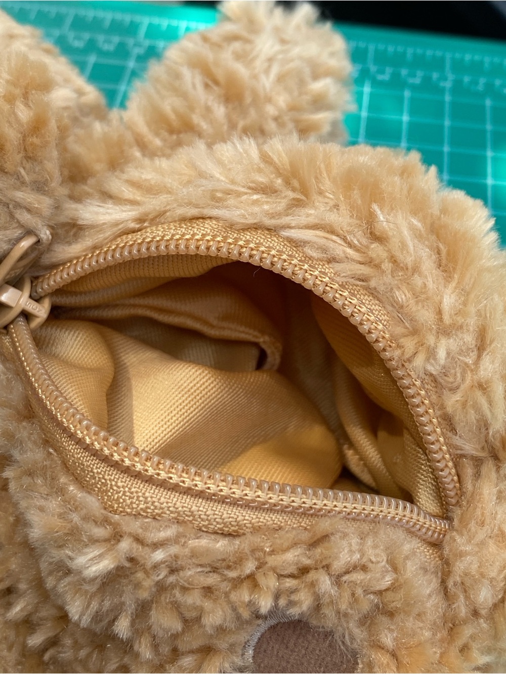 Duffy Tokyo DisneySea Pouch Back Holder Soft Plush Toy Approx. 11 inches - Picture 9 of 9